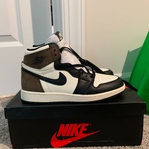 Jordan 1 Retro High Dark Mocha